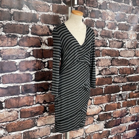 Market & Spruce Dress Grey Black Stripes Layered Ruffles Size Medium - Picture 6 of 11